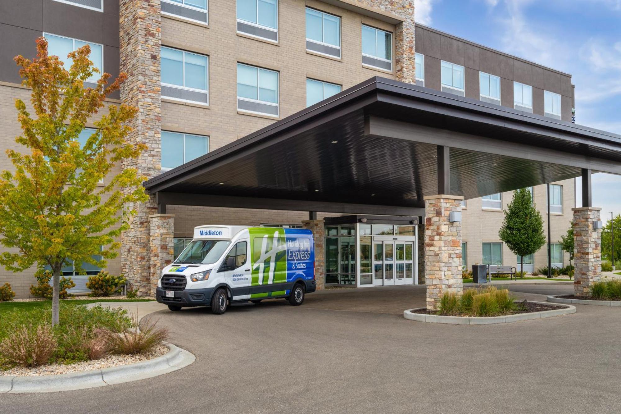 Holiday Inn Express & Suites - Madison West - Middleton By Ihg Exterior foto