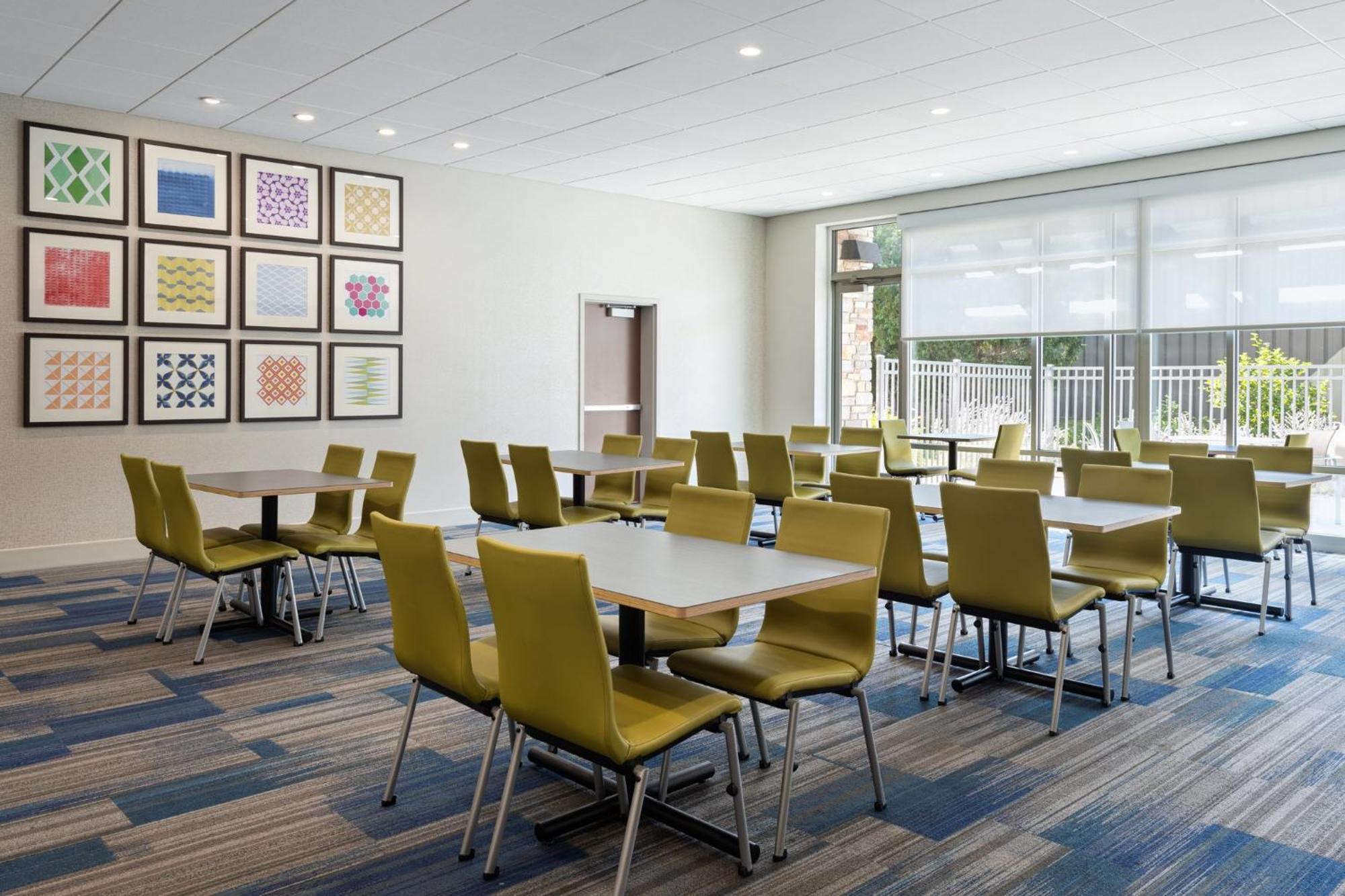 Holiday Inn Express & Suites - Madison West - Middleton By Ihg Exterior foto